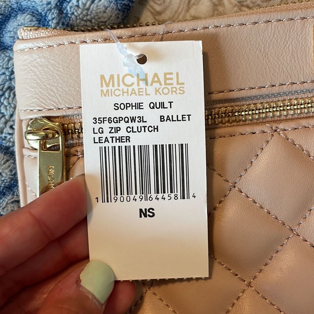 Michael Kors Blush Quilted Wristlet - Picture 3 of 6